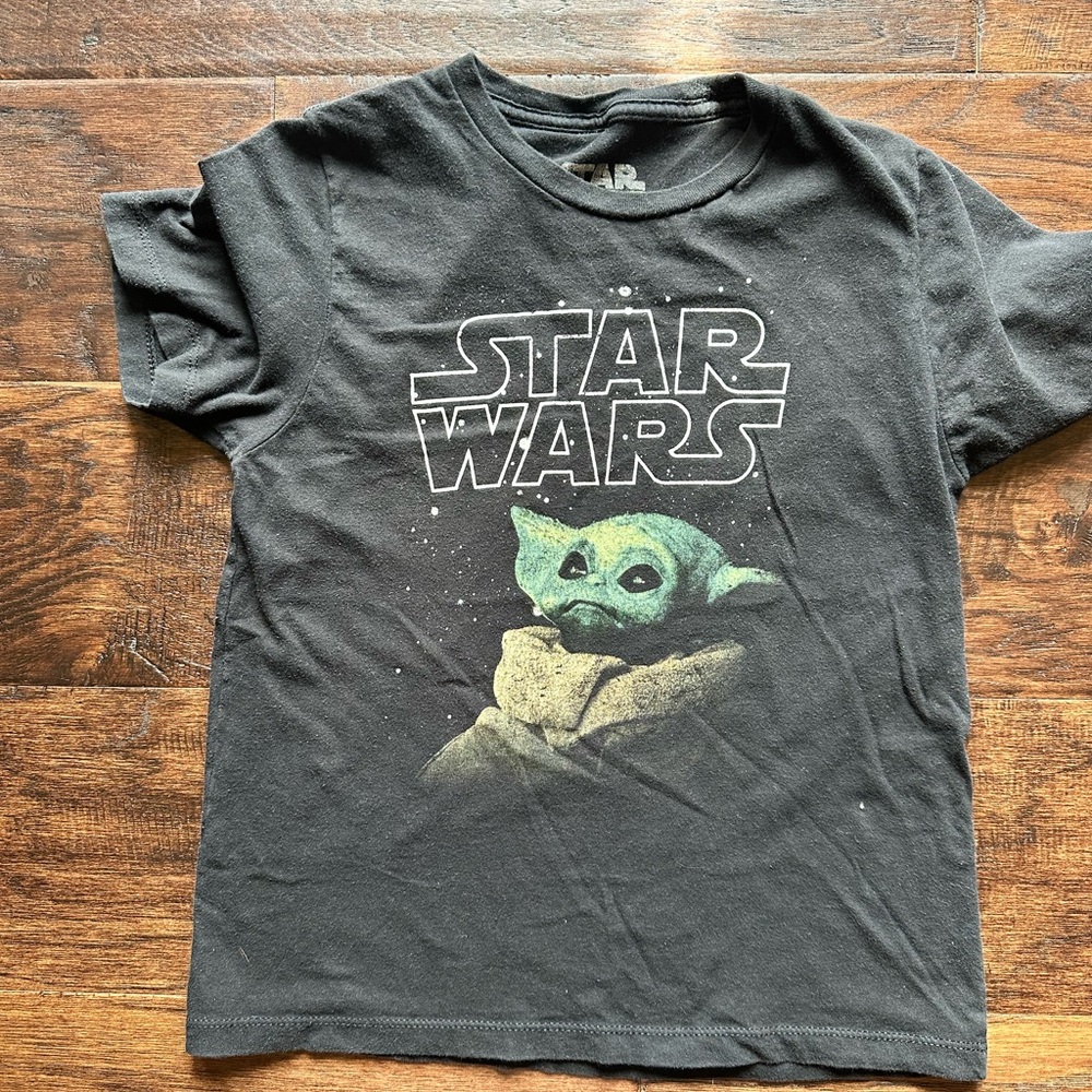 Medium boys Grogu Star Wars shirt